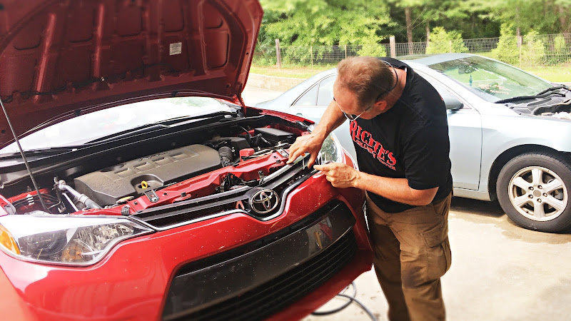 Richie’s Collision Center