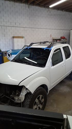 C & R Auto Body Shop