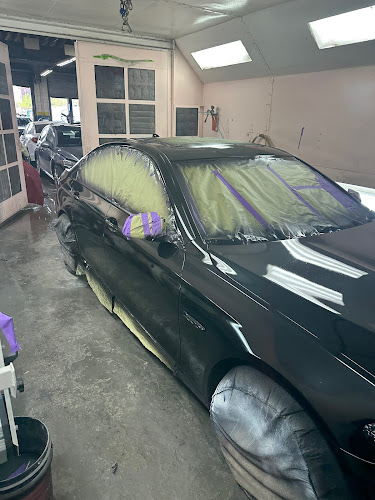 2A & HM Auto Service and body shop