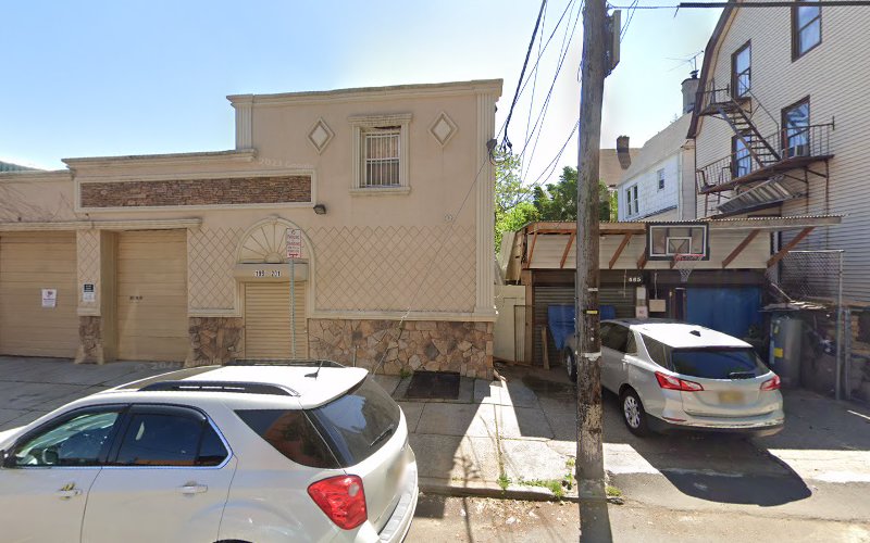 Extreme Auto Body & Towing Service Corp